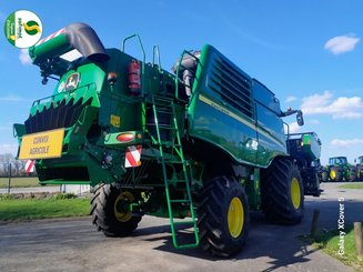 Moissonneuse batteuse John Deere T560HM - 13