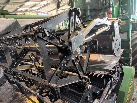 Moissonneuse batteuse John Deere T660HM