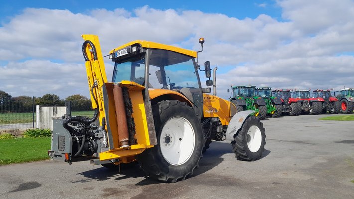 Tracteur agricole Renault ERGOS446