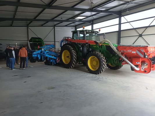 Tracteur agricole - 6R155