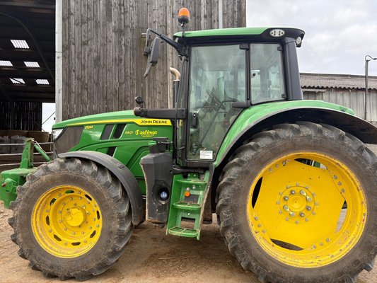 Tracteur agricole John Deere 6M140
