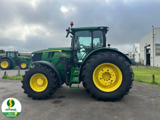 Tracteur agricole John Deere 6R215