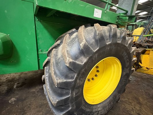 Ensileuse automotrice John Deere 7580