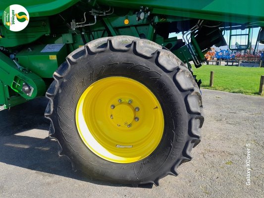 Moissonneuse batteuse John Deere T660HM