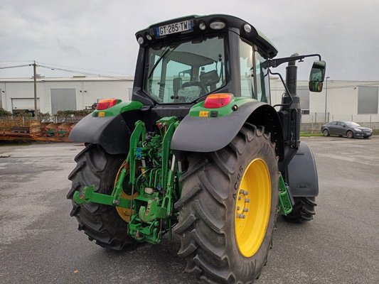 Tracteur agricole John Deere 6120M