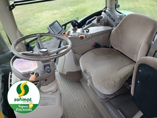 Tracteur agricole John Deere 6215R