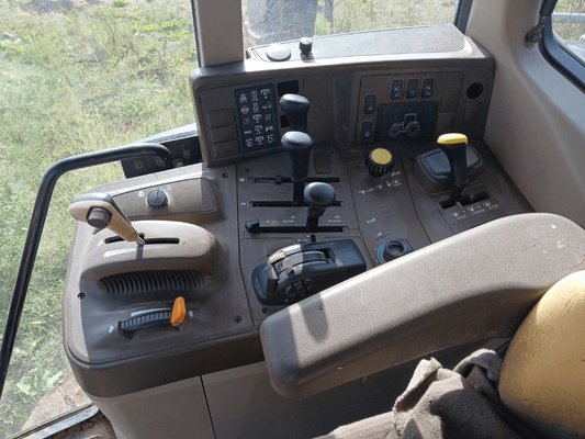 Tracteur agricole John Deere 6620