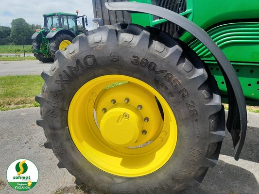Tracteur agricole John Deere 6530
