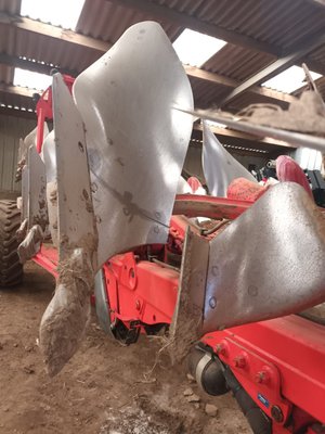 Charrue Kuhn Vari challenger 9