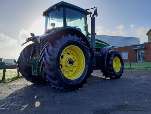 Tracteur agricole John Deere 7720