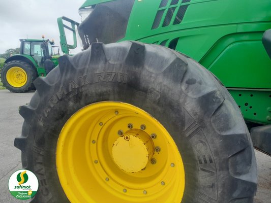 Tracteur agricole John Deere 6210R