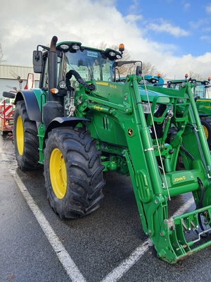 Tracteur agricole John Deere 6155M