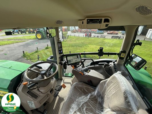 Tracteur agricole John Deere 6R215