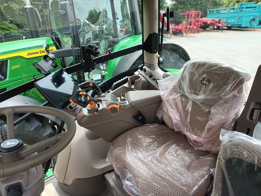 Tracteur agricole John Deere 6R185