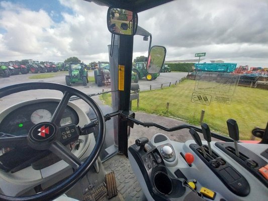 Tracteur agricole Massey Ferguson 6465DYNA6
