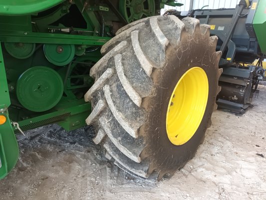 Moissonneuse batteuse John Deere T660HM