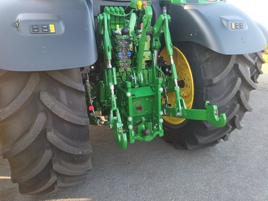 Tracteur agricole John Deere 6R155