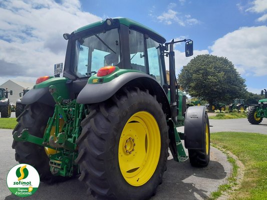 Tracteur agricole John Deere 6530