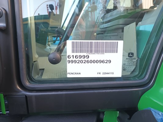 Tracteur agricole John Deere 6M200