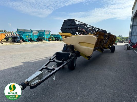 Moissonneuse batteuse New Holland CR9070