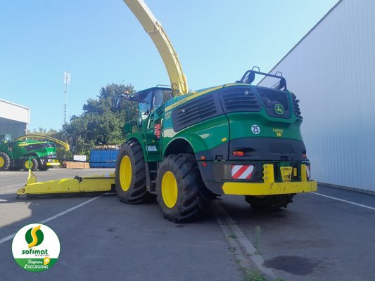 Ensileuse automotrice John Deere 9700