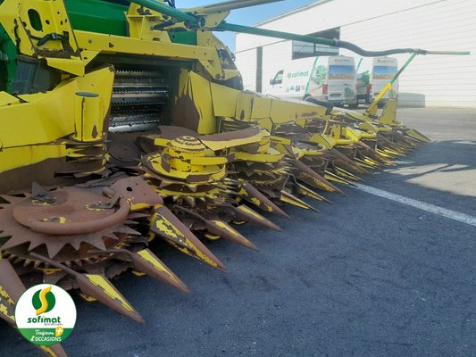 Ensileuse automotrice John Deere 9700