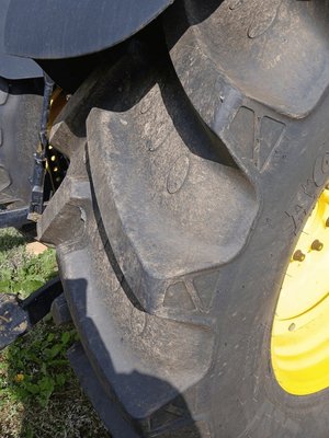 Tracteur agricole John Deere 6620