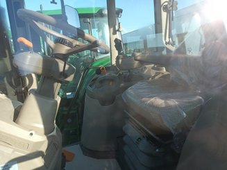 Tracteur agricole John Deere 6100M - 2
