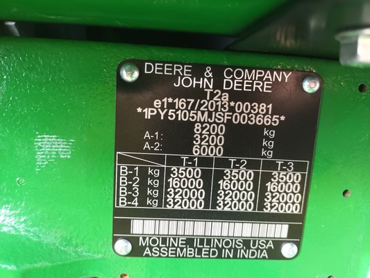 Tracteur agricole John Deere 5105M