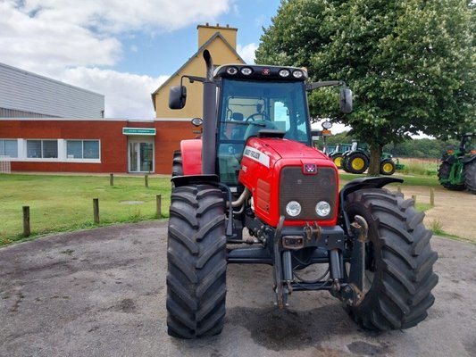 Tracteur agricole Massey Ferguson 6465DYNA6