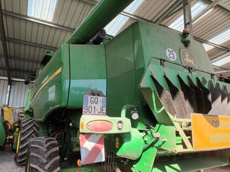 Moissonneuse batteuse John Deere T660HM - 1