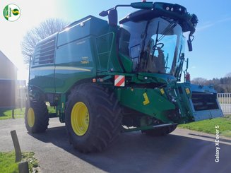 Moissonneuse batteuse John Deere T660HM - 1