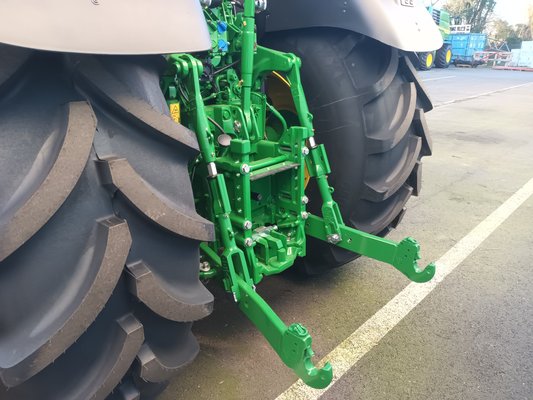 Tracteur agricole John Deere 6M200