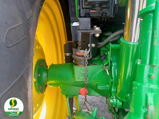 Tracteur agricole John Deere 6530