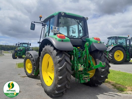 Tracteur agricole John Deere 6530