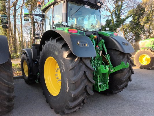 Tracteur agricole John Deere 6R175