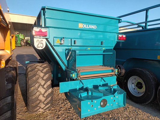 Épandeur de sable Rolland ES8