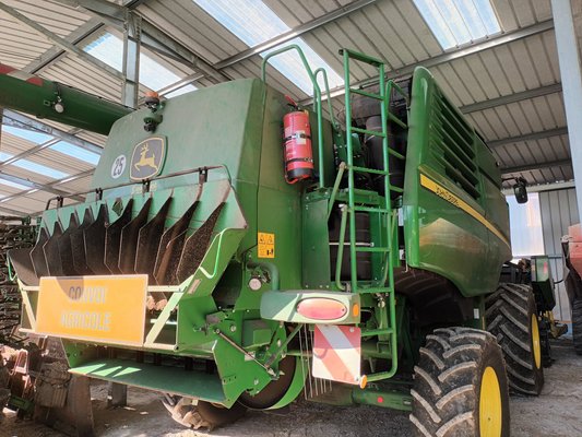 Moissonneuse batteuse John Deere T660HM