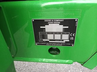 Pulvérisateur traîné John Deere M944 - 2