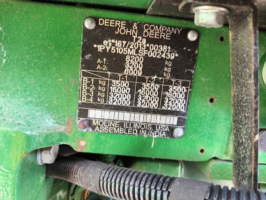 Tracteur agricole John Deere 5105M