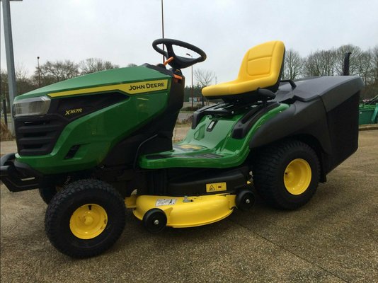 Nouveauté : tondeuses autoportées John Deere X100