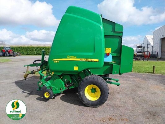 Presse à balles rondes John Deere RB864