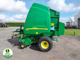 Presse à balles rondes John Deere RB864 - 3