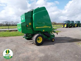 Presse à balles rondes John Deere RB864 - 1