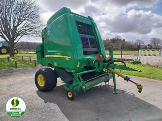 Presse à balles rondes John Deere RB864 - 1