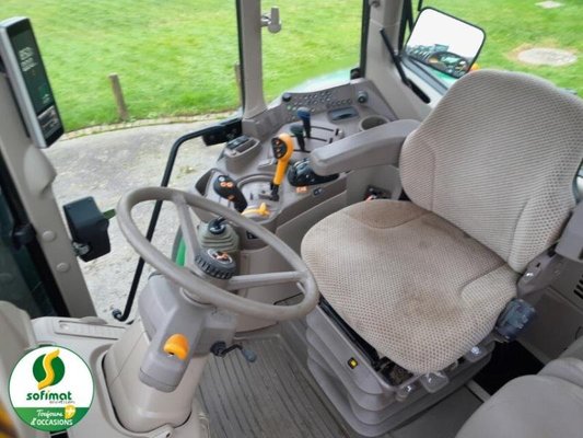 Tracteur agricole John Deere 6100M