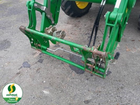 Tracteur agricole John Deere 6100M