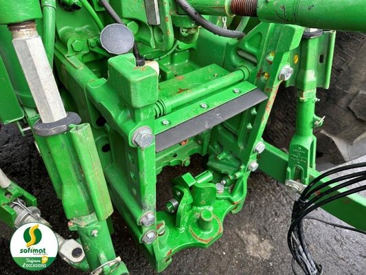 Tracteur agricole John Deere 6215R