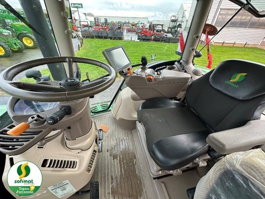 Tracteur agricole John Deere 6215R