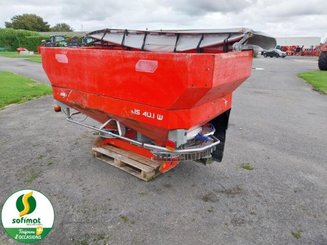 Distributeur d'engrais Kuhn AXIS401 - 1
